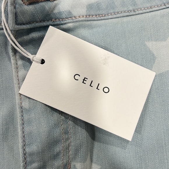 Cello High Rise Skinny Flare Jeans 3 NWT Star Print Light Wash Boho Graphic Raw - Picture 8 of 10